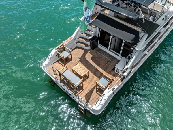Sea Ray 50 - Image 4