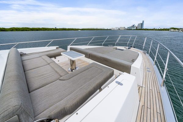 72 AZIMUT S7 - Image 6