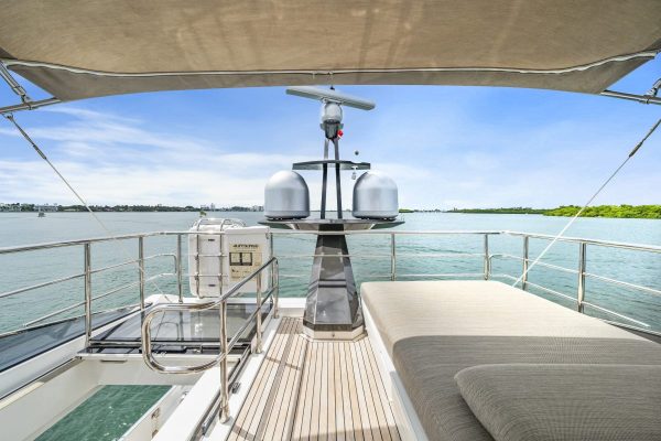 72 AZIMUT S7 - Image 12